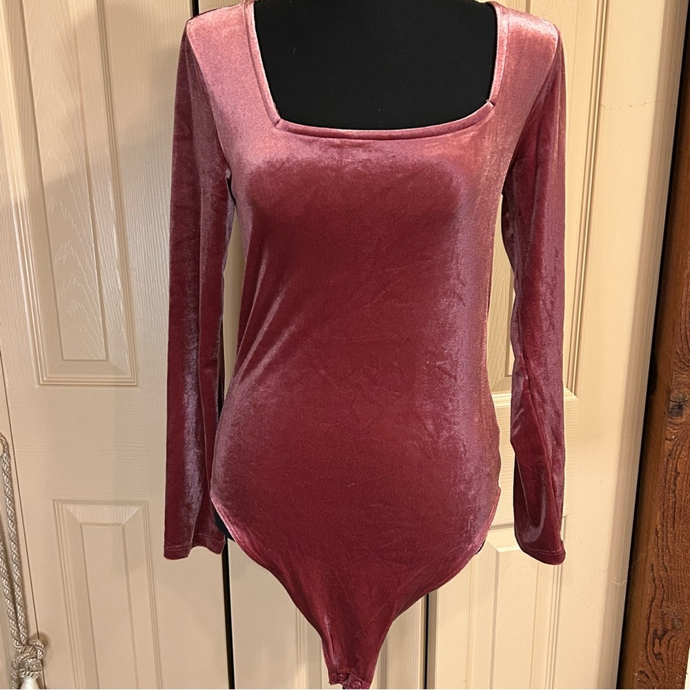 Old Navy Velvety Soft bodysuit NWOT never worn. Medium